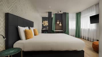 Deluxe Double Room | 1 bedroom, hypo-allergenic bedding, minibar, in-room safe