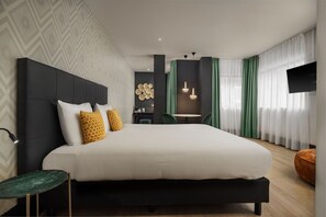 Deluxe Double Room | 1 bedroom, hypo-allergenic bedding, minibar, in-room safe