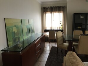 Unclassified image, 2 of 24, button