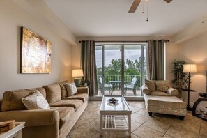 TV - Sail Away U3234 Little Harbor Beach Resort- 3 Bdrm (Ruskin)