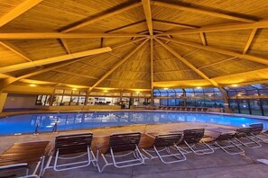 Indoor pool, a heated pool - Ski On/Off Camelback,Snowtubing,Pool,Waterparks,Paintball,Casino,Tennis,Zip-Line (Tannersville)