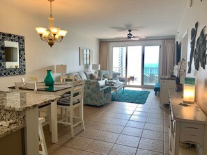 Älytelevisio, DVD-soitin, kirjoja