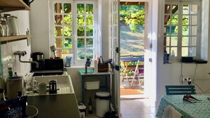 Fridge, oven, stovetop, dishwasher - Beautiful Village House (Chérizet)