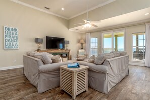TV - Sea View Play | Winter Holiday openings. Nightly rates (Dauphin Island)