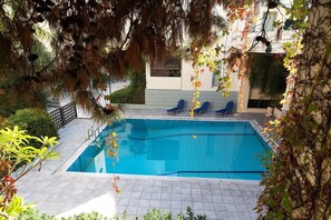 Pool - HRISI APT-CH,prestigious  flat with art breeze and shared pool (CHANIA)