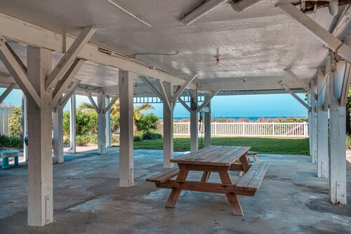 FL Sundowner Gulf Front Beach House