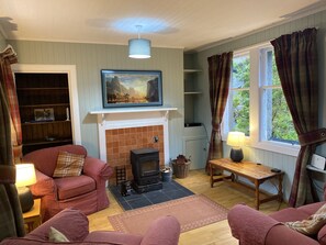 Smart TV, fireplace - Wood fired Hot Tub (Ballachulish)