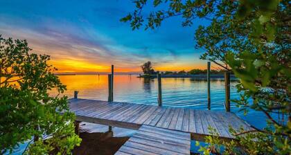 Marina View! 2 bdrm Beach Resort- Sleeps 6! Walk to the beach, restaurants and resort amenities!