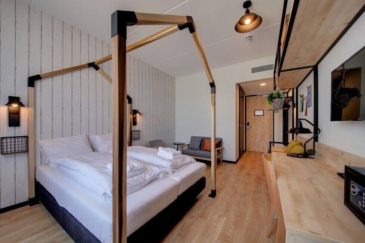 ห้องดับเบิลหรือทวิน, เตียงเดี่ยว 2 เตียง (Greenhouse Room 2) | ตู้นิรภัยในห้องพัก, โต๊ะทำงาน, ห้องเก็บเสียง, เตารีด/โต๊ะรีดผ้า