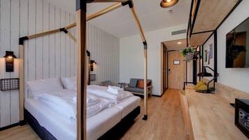 Quarto casal ou duplo, 2 camas de solteiro (Greenhouse Room 2) | Cofres nos quartos, escrivaninha, quartos à prova de som