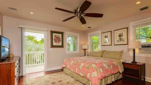 4 bedrooms, desk, iron/ironing board, free WiFi
