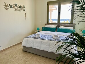 6 bedrooms, soundproofing, iron/ironing board, free WiFi