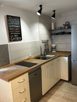 雪櫃、爐具、洗碗機、咖啡機/沖茶器