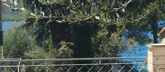 Villa FIG, Cosy Semidetached House@Vranjica-Trogir, Beach40m