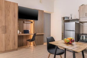 Superior Studio With Two Balconies | Fernseher