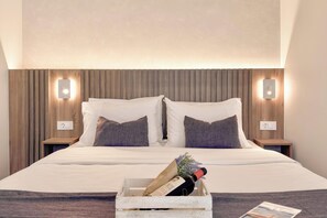 Standard Studio With Balcony | Individually decorated, laptop workspace, blackout drapes - Porto Orion Studios (Chania)