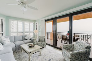 Televisión y reproductor de DVD 