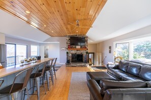 Interior - Alpenglow - App Ski Mountain! Views! Yard! (Blowing Rock)