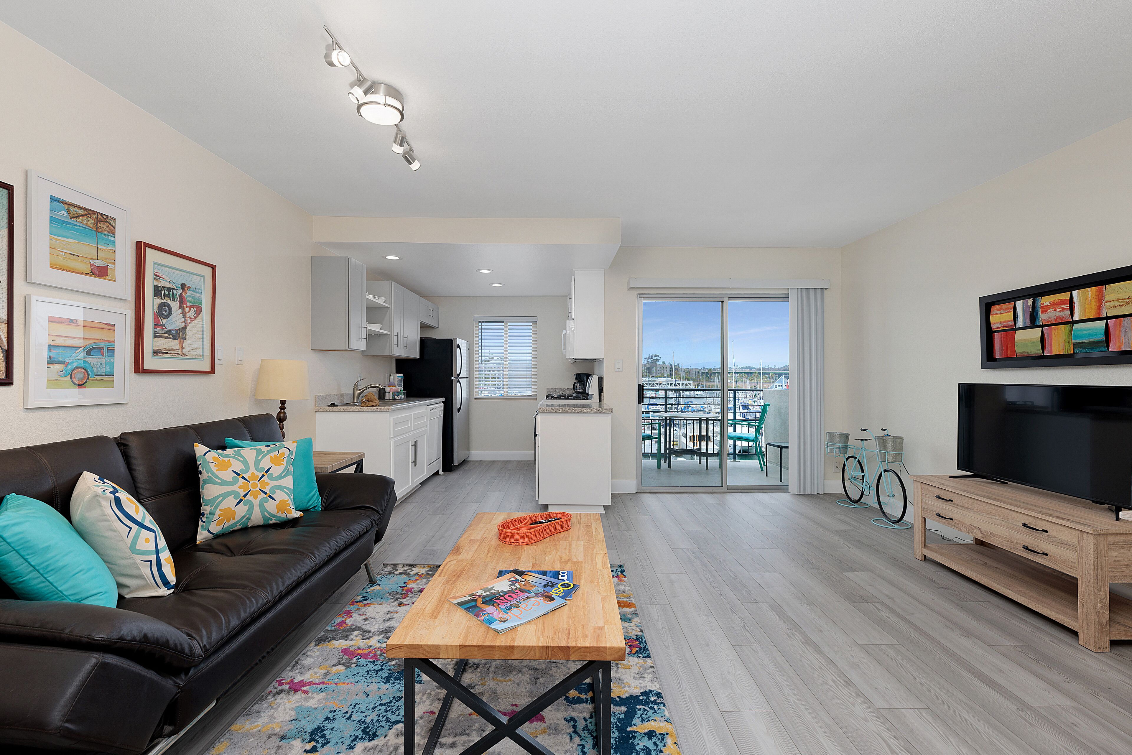 303B Perfect Location  Beach Across the Street - Walk to Shops Dining - Harbor Views