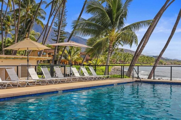 Pool - Brand New Kitchen & Updated Living Space - Oceanfront #216-2 (Lahaina)