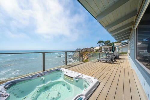 Stunning, Ocean-Front Home in Seaclift Estates in Cambria! Perfection!