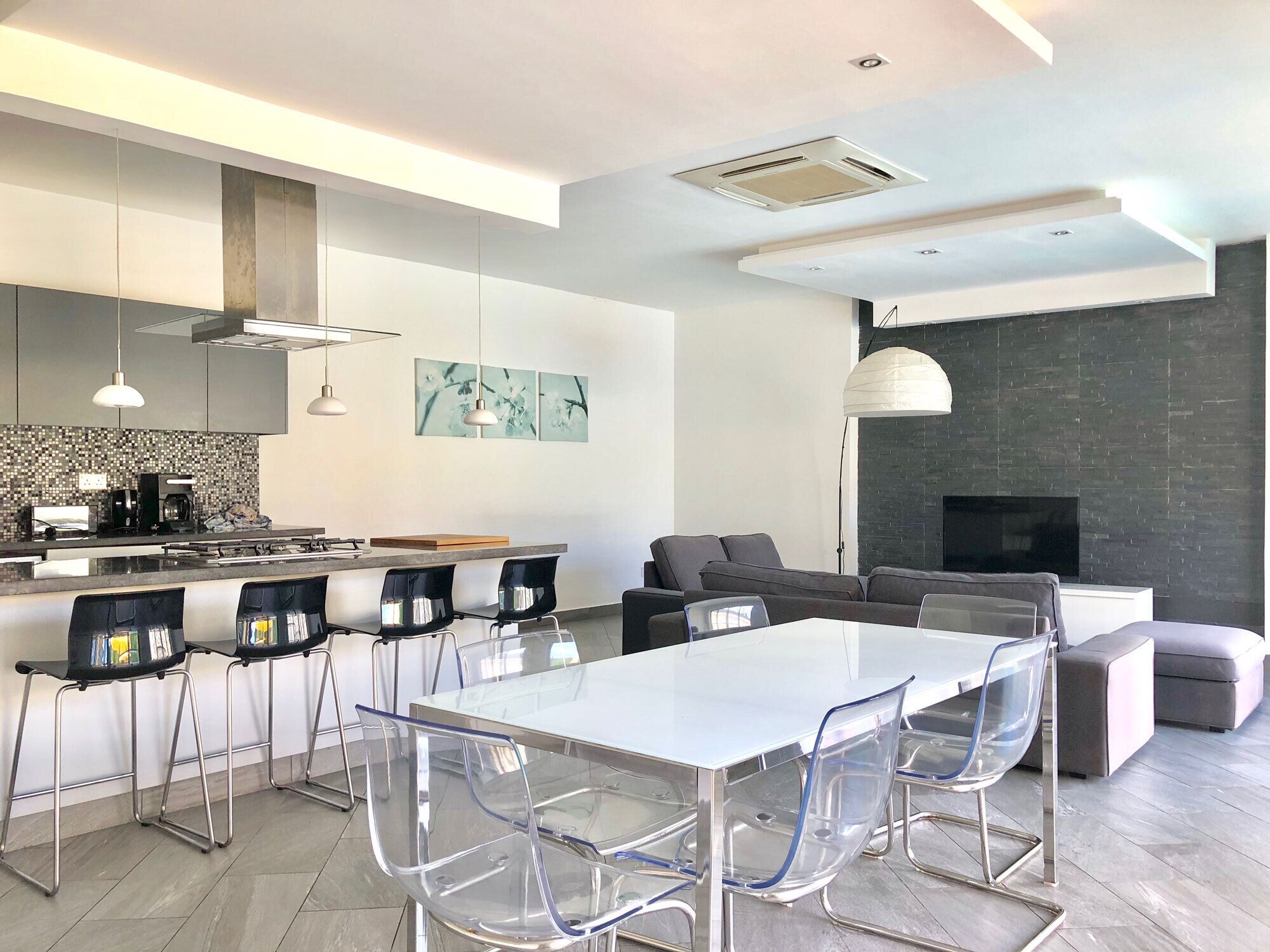 Villa | In-room dining