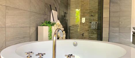 Grand Villa, 3 Bedrooms | Bathroom | Separate tub and shower, deep soaking tub, rainfall showerhead