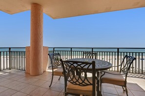 Outdoor dining - Sensational Gulf Views in this Gulf Front Condo! (Orange Beach)