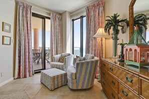 Fernseher, DVD-Player, Stereoanlage