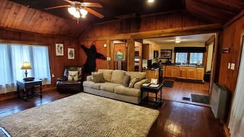 TV, fireplace, DVD player, stereo