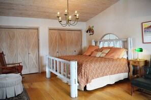 3 bedrooms, Internet, bed sheets - Casa del Lujo Open Floor Plan Great  Mountain Views pool tennis Hot Tub wi-fi (Arroyo Seco)