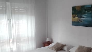 3 chambres, fer et planche Ă repasser, Wi-Fi gratuit, draps fournis