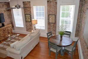 Smart TV - Local Culture themed Historic luxury condo, 2 blocks from French Quarter (New Orleans)