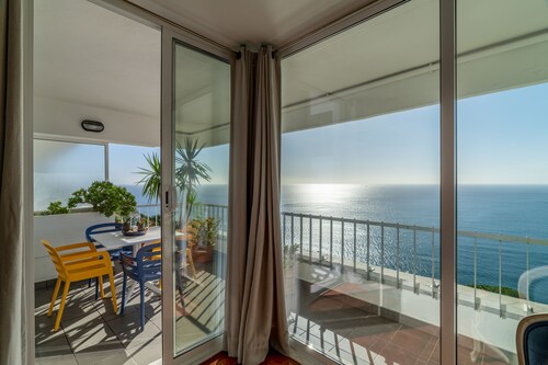 Amour et mer - à part. moderne avec une vue panoramique à 180º sur l'océan Atlantique