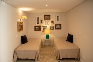 1 bedroom, iron/ironing board, travel cot, free WiFi