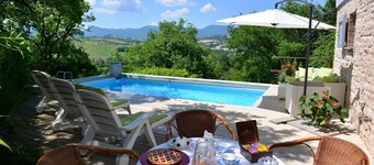 Romantic Villa La Chiesetta - Borgo Canapegna with private pool ideal for couple