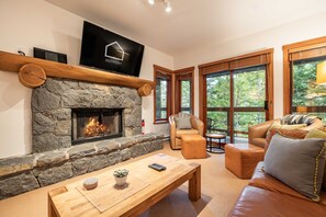 TV, fireplace - Ski in/out | BBQ | Complex pool & Hot tub | Garage (Whistler)