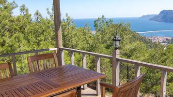 2 restaurants, breakfast, lunch, dinner served; Turkish cuisine