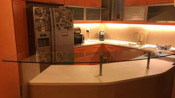 Fridge, microwave, oven, stovetop