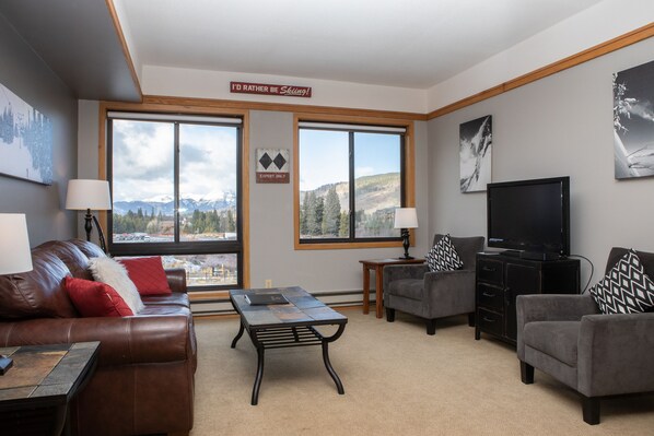 Video library - Cute Studio/3 Minute Walk to Lift/Hot Tub Access (Keystone)