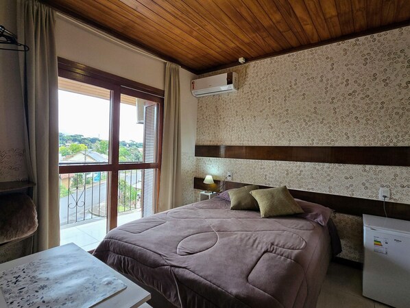Minibar, free WiFi, bed sheets - Residencial Borges Canela (Canela)