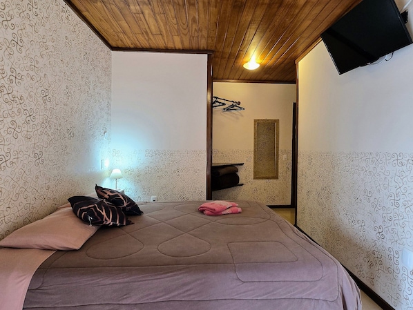 Minibar, wifi gratis y ropa de cama 