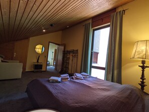 8 bedrooms, iron/ironing board, WiFi, bed sheets - Large villa: family reunion, Nuremberg trade fair - sauna, billiards, fireplaces, 10 bedrooms (Freystadt)