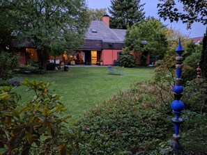 Exterior - Large villa: family reunion, Nuremberg trade fair - sauna, billiards, fireplaces, 10 bedrooms (Freystadt)