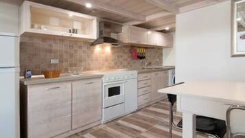 Kühlschrank, Ofen, Herdplatte, Toaster