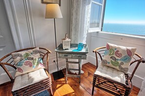 Interior - Remedios III - lovely river view in historic area! (Lisbon)
