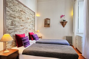 4 bedrooms, iron/ironing board, free WiFi, bed sheets