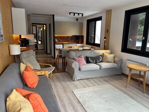 Fernseher, Videospiele, DVD-Player, Bücher