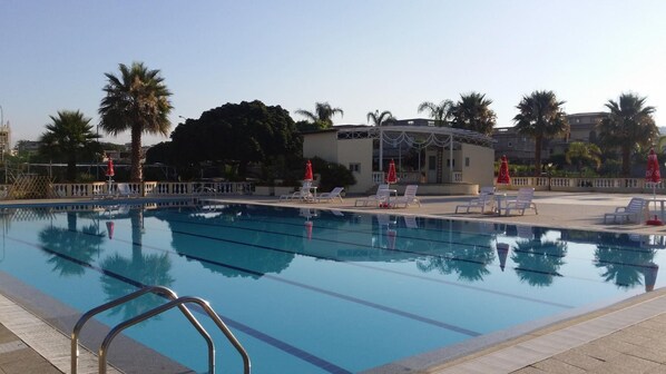 Seasonal outdoor pool