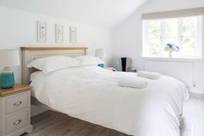 3 bedrooms, iron/ironing board, travel cot, free WiFi